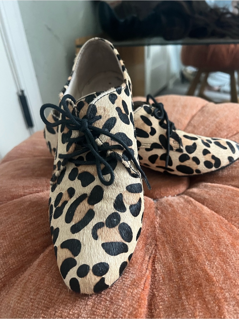 Source Unknown Leopard Print Lace-Up Flats - Beige/Black